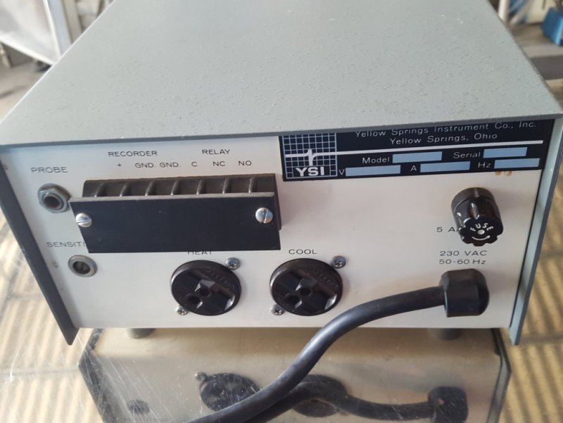 INDICATORE DI TEMPERATURA – YSI – MOD. 73 A