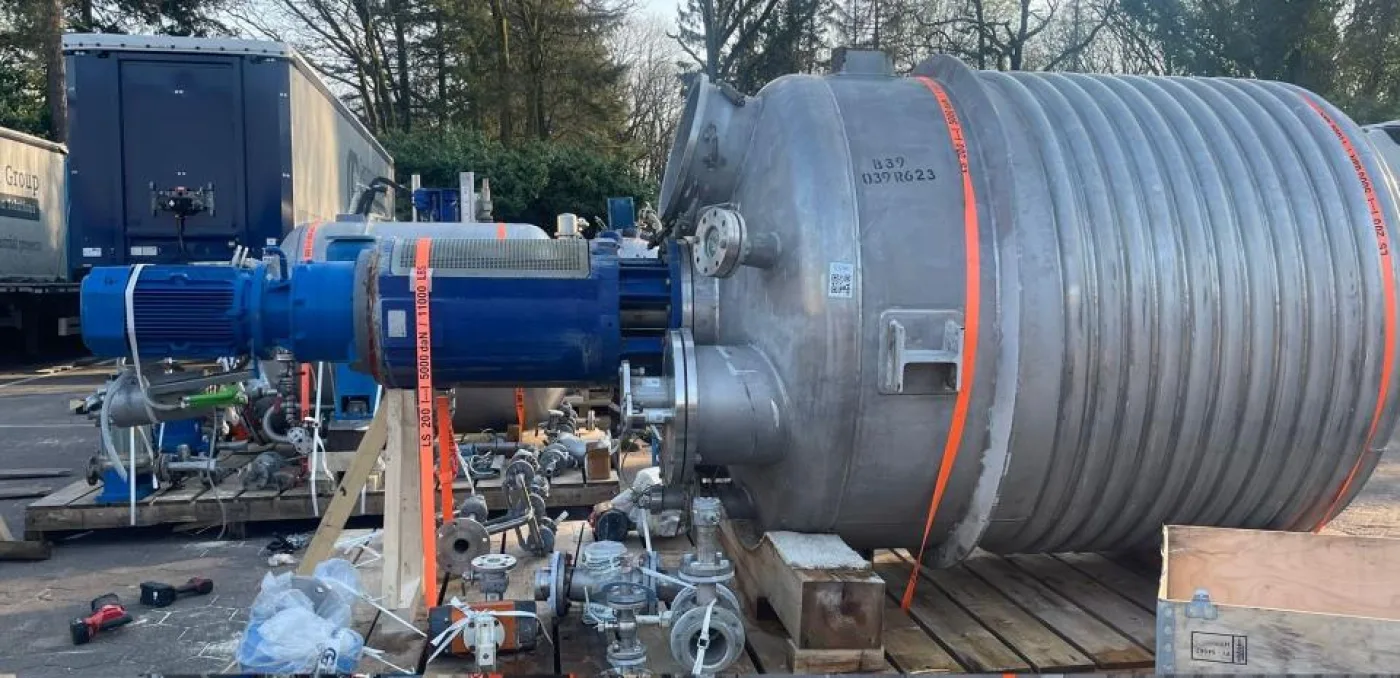 Reactor vessel with half-pipe coil heating/cooling - 6