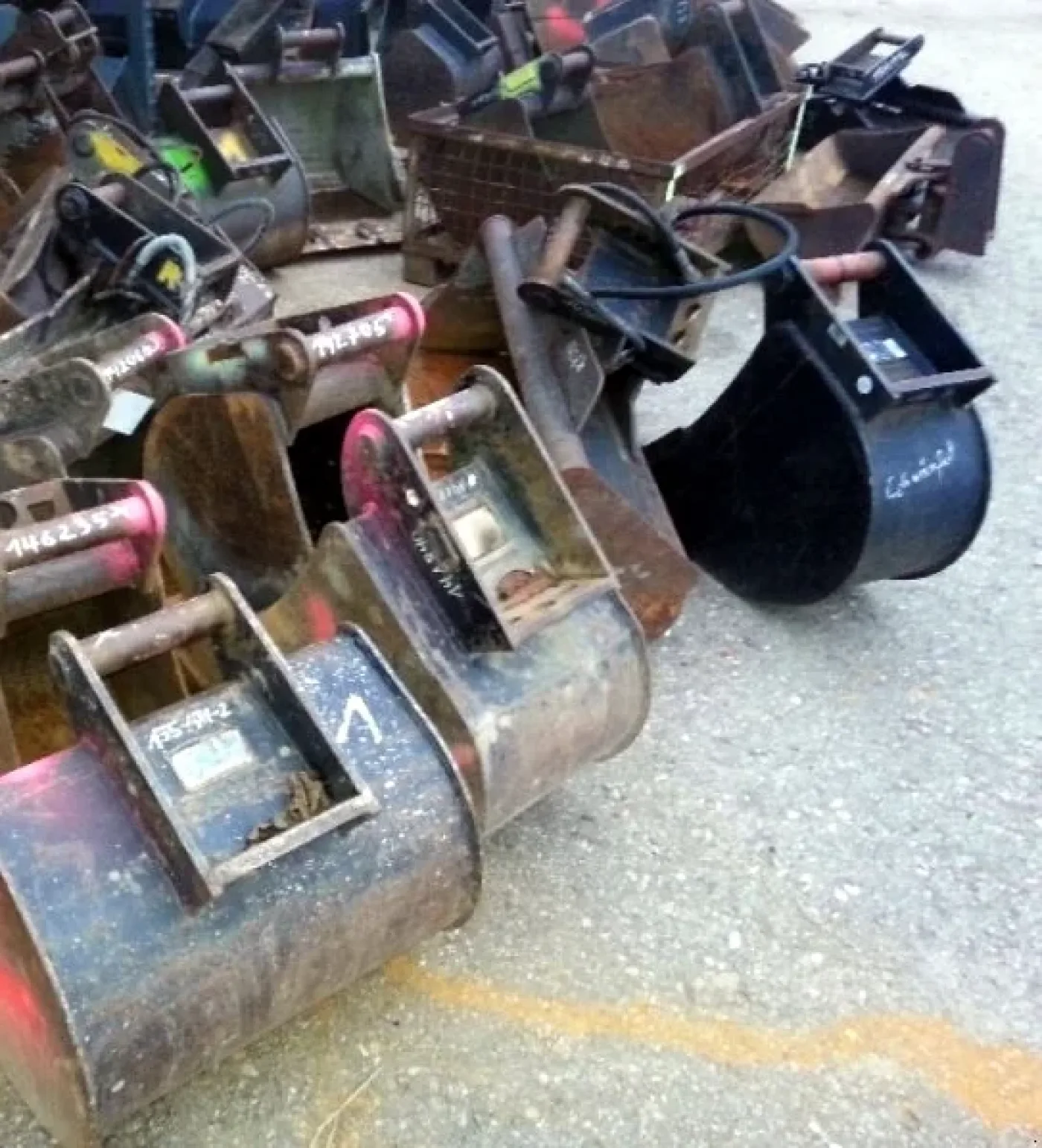 Diverse Tieflöffel gebraucht 1-7t Bagger - 1