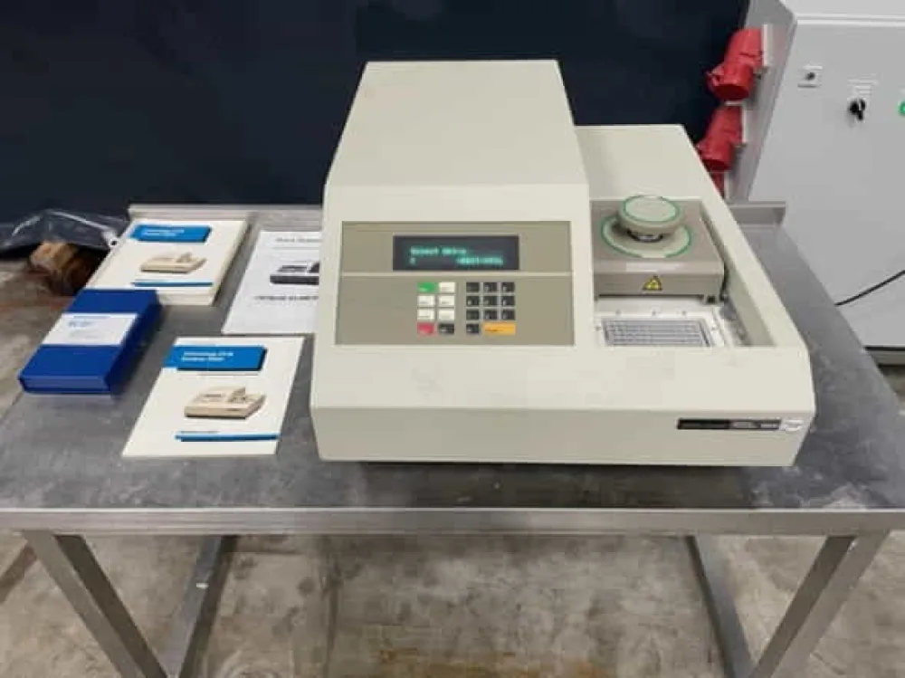 Applied Biosystems GeneAmp 9600 PCR Systeem