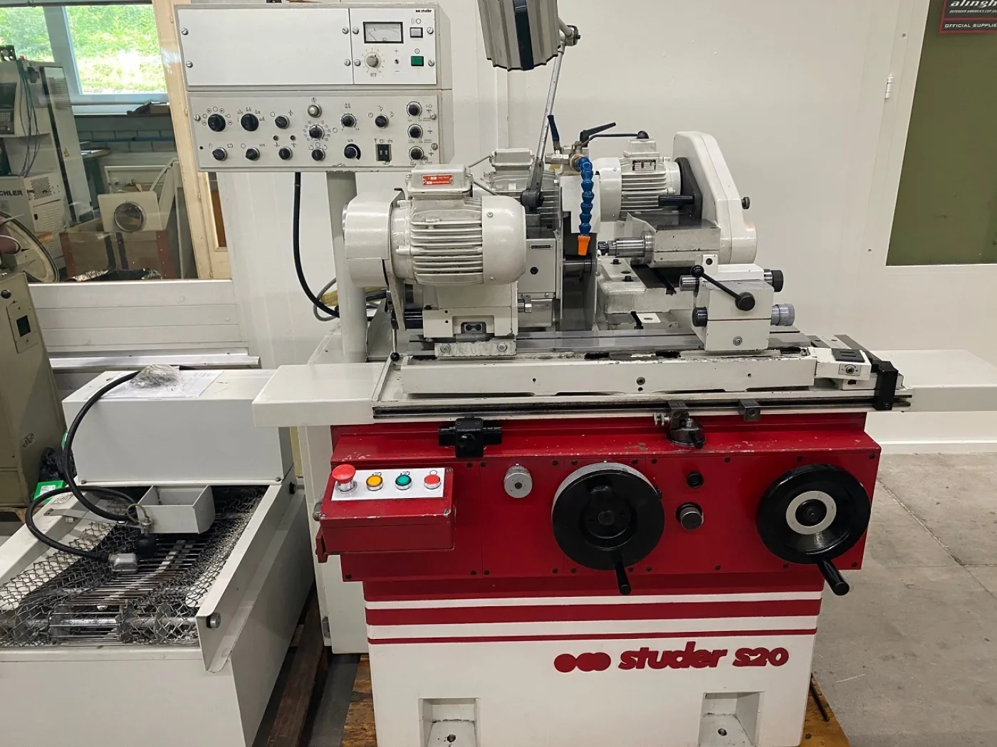 RECTIFIEUSE CYLINDRIQUE “STUDER” TYPE S-20 2 - 3