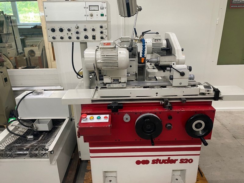 RECTIFIEUSE CYLINDRIQUE “STUDER” TYPE S-20 2