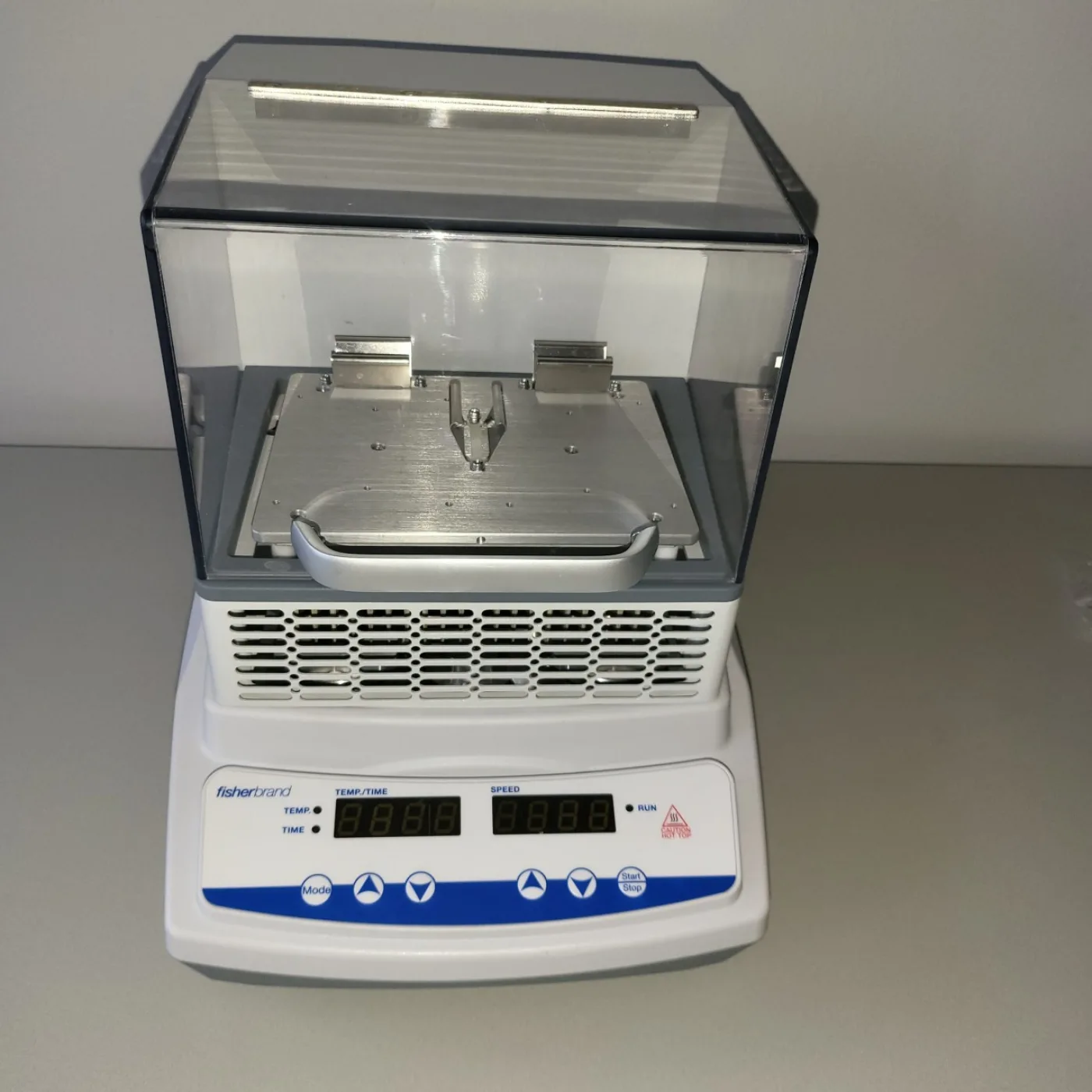 2326 - As new Fisherbrand heating/cooling mini shaker for PCR - 1