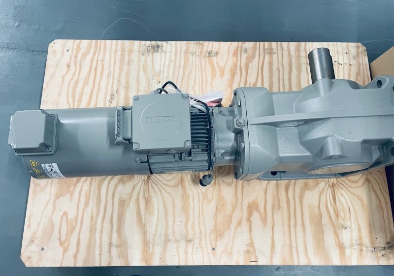 Siemens Elektromotor K109-LE100LK4EF-L32/40N-IN
