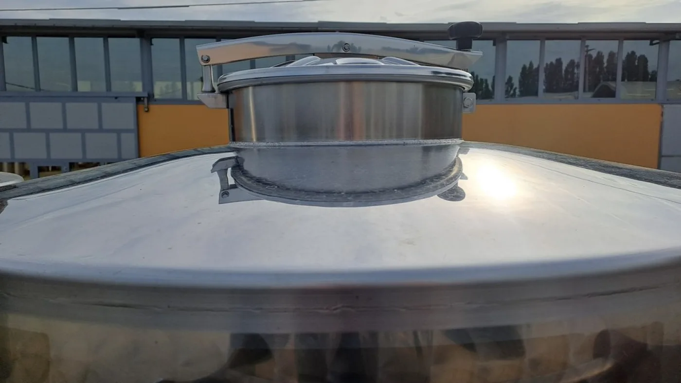 STAINLESS STEEL TANKS, CAPACITY 2500 LITERS, STORAGE MODEL ROUNDED BOTTOM, NEW EQUIPMENT - 7