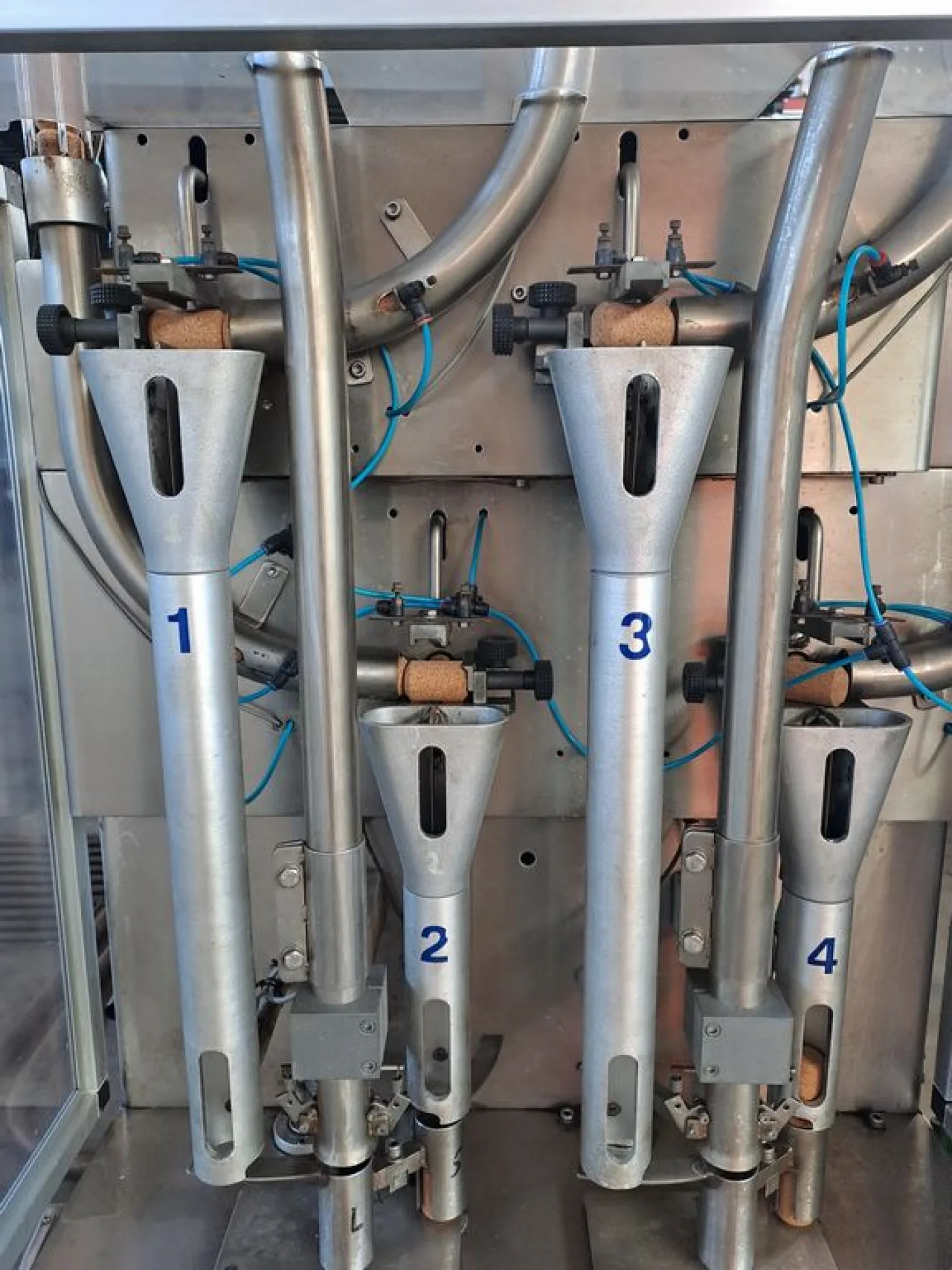 MBF 12-HEAD CORKING MACHINE FOR MUSHROOM AND NATURAL CORKS, MODEL CORKMATIC R/S, WITH NERI CAP FEEDER, USED MACHINE - 7