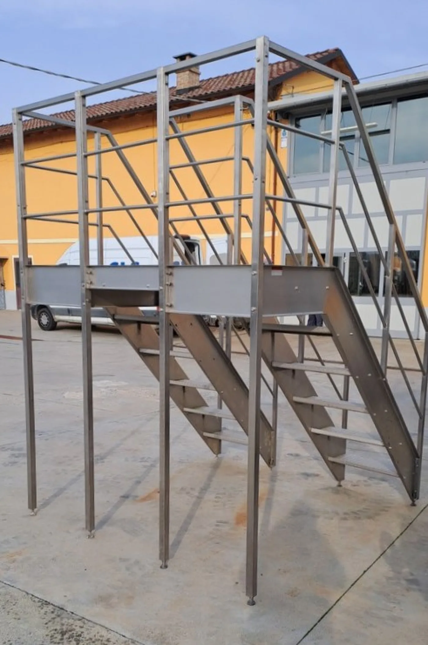 STAINLESS STEEL LADDER WITH SIX STEPS, SECOND-HAND EQUIPMENT - 1