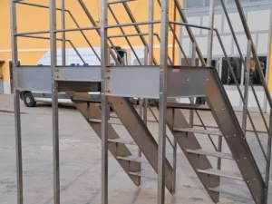 STAINLESS STEEL LADDER WITH SIX STEPS, SECOND-HAND EQUIPMENT