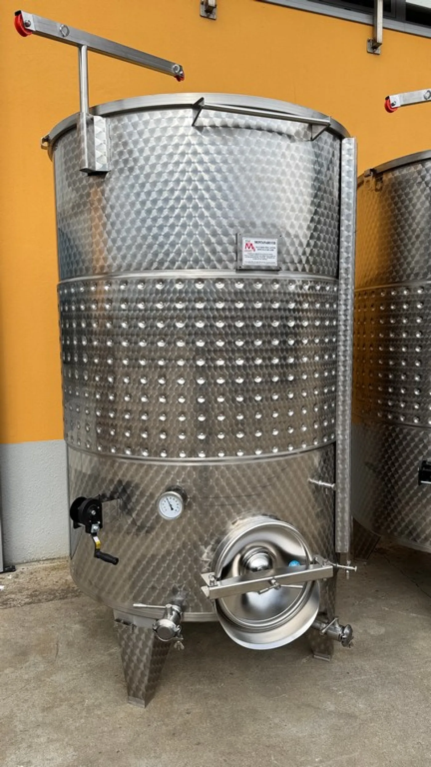 STAILESS STEEL TANKS CAPACITY LITERS 3000 (30 HL) PNEUMATIC FLOATING LID MODEL, CONICAL BOTTOM WITH BAND, NEW EQUIPMENT - 3