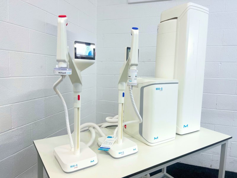 Milli-Q IQ 7005 Water Purification System