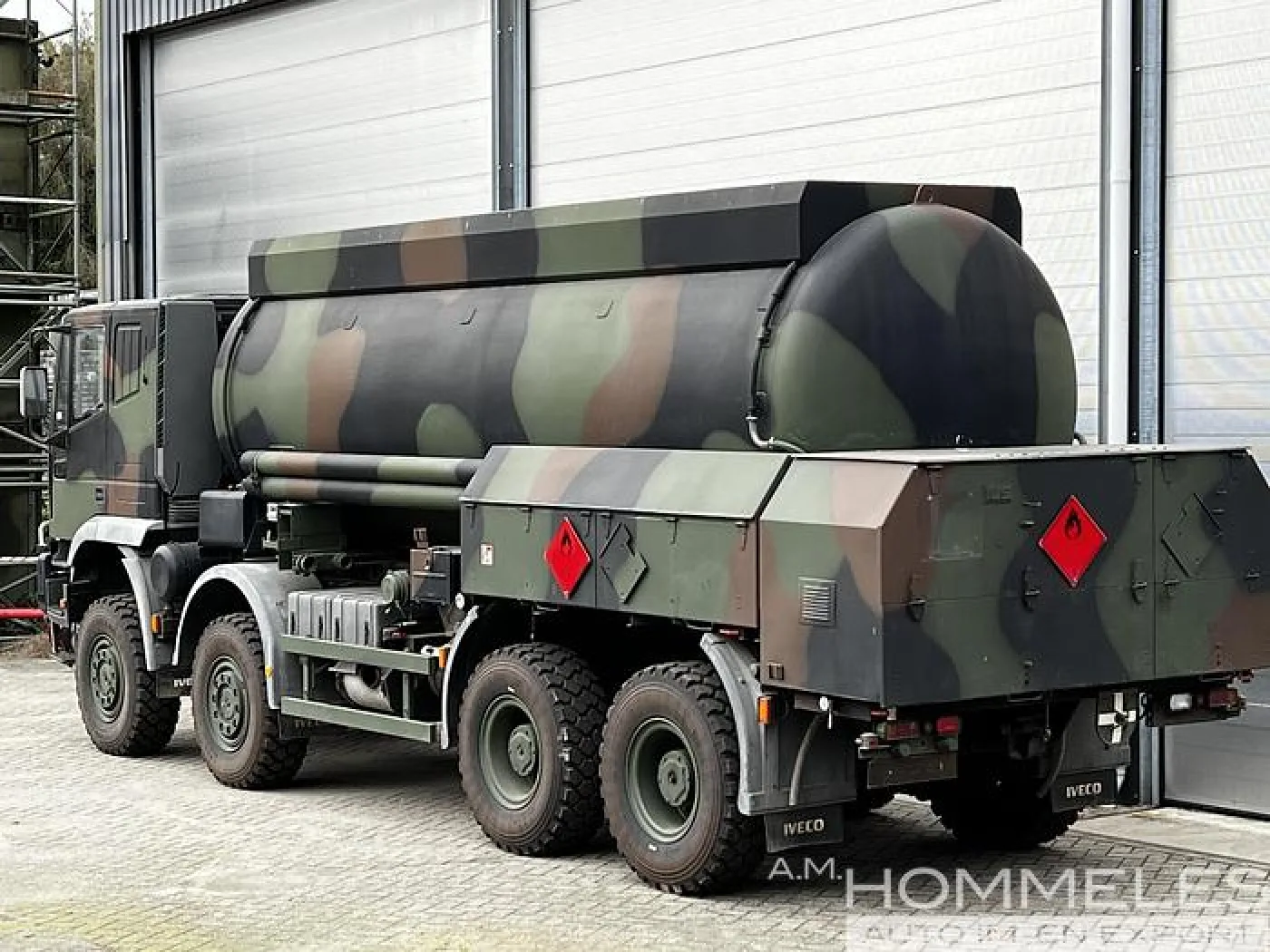 Iveco Trakker 8x8 tankertruck - 4