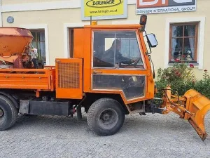 1994 Boki HY1350 Kommunalfahrzeug mit Schneepflug und Sand / Salzstreuer