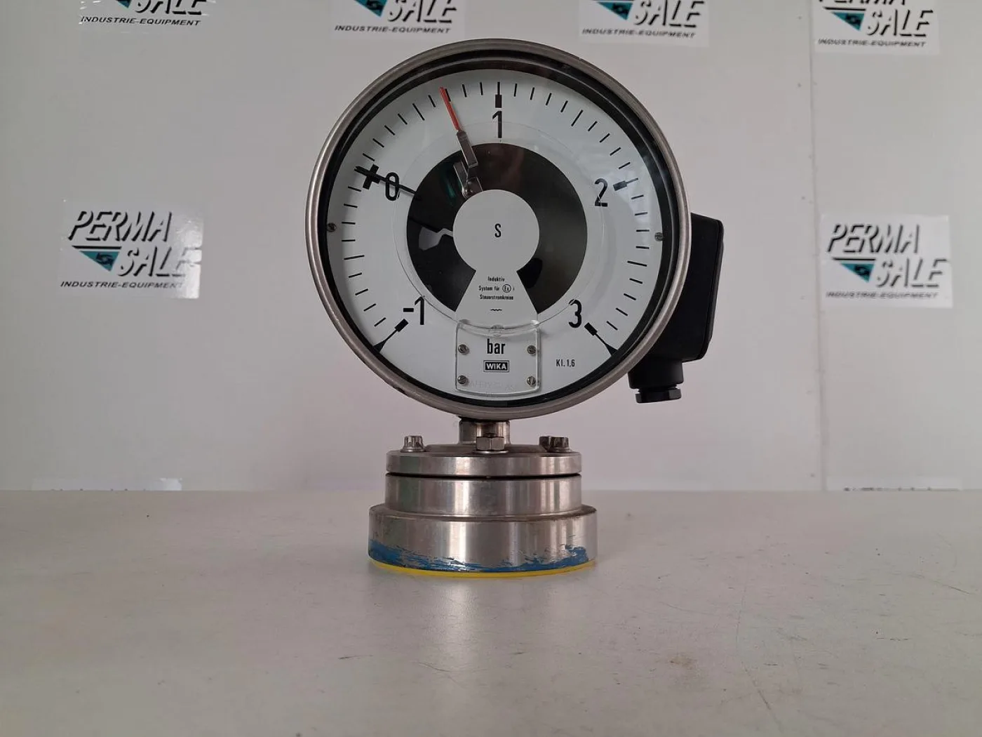 WIKA NG160 Pressure Gauge -1 to 3 bar with Inductive Contact - 2