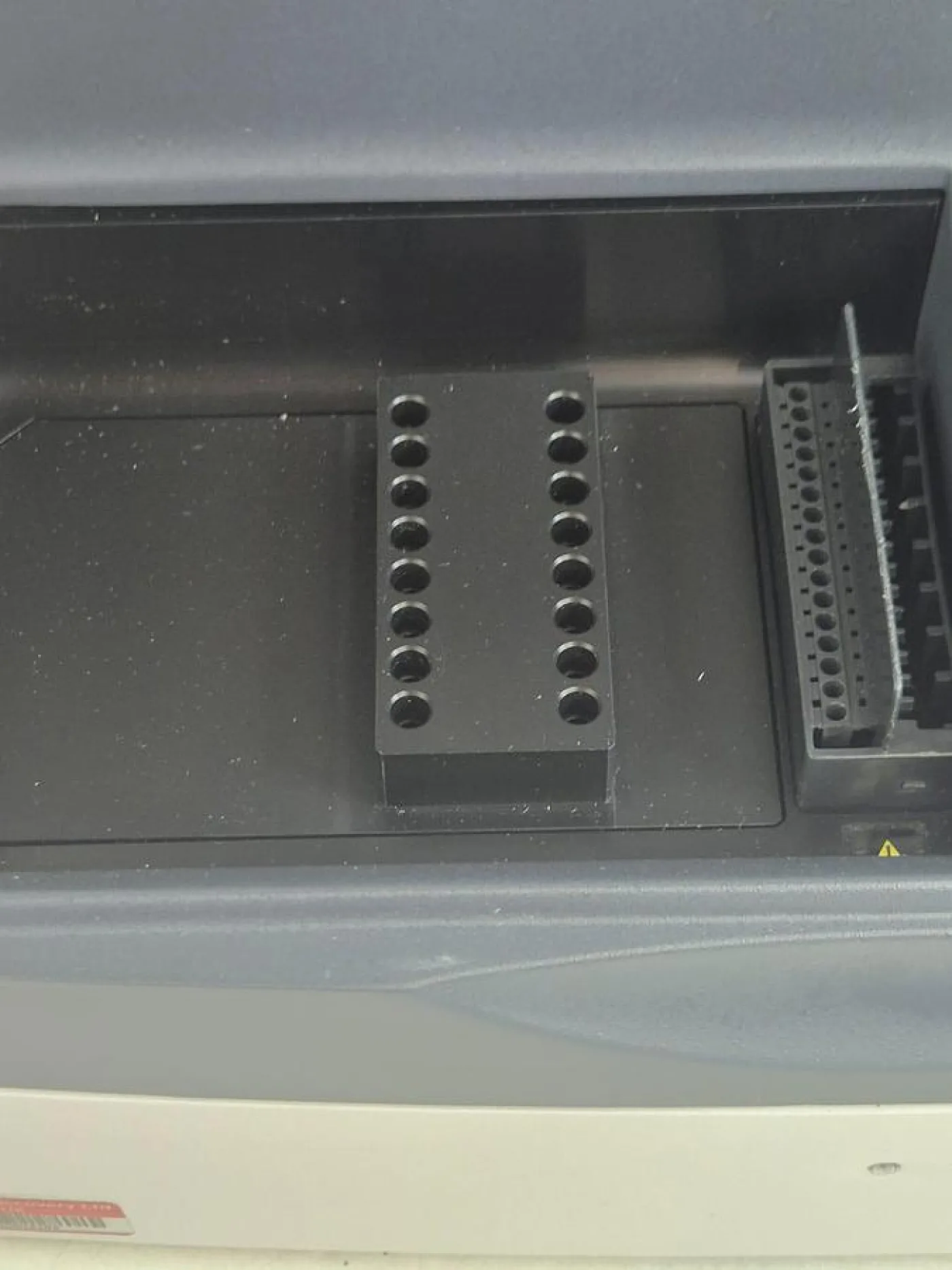 Agilent Technologies 2200 TapeStation - 6