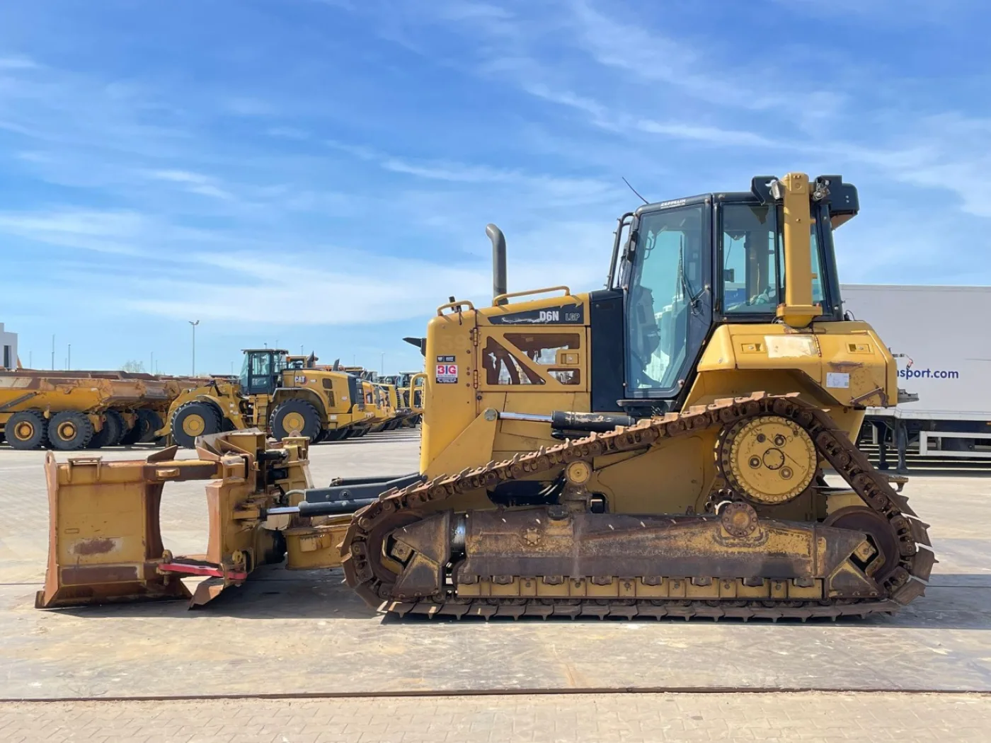 Caterpillar D6N LGP - 1