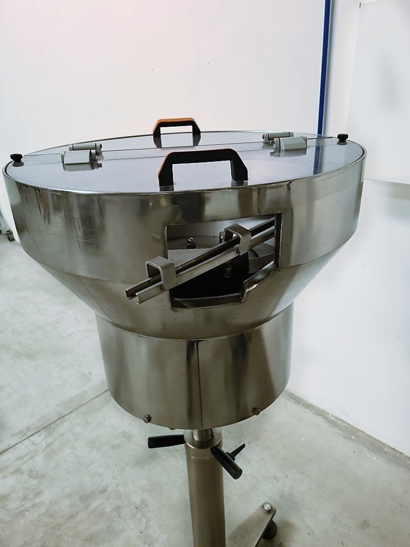 ALIMENTATORE ORIENTATORE VIBRANTE