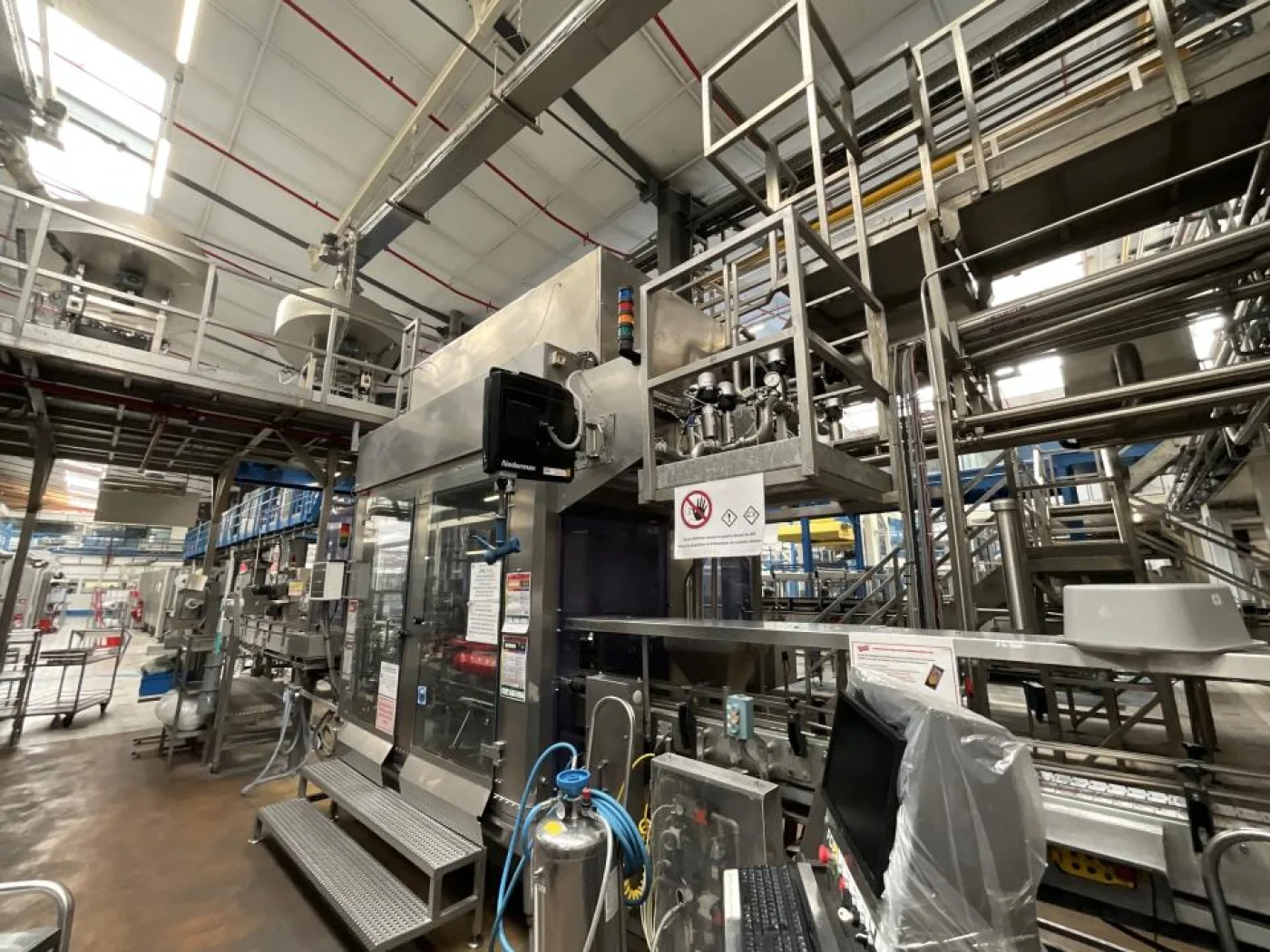 1987 Serac Serac AN3R30 Rotary Syrup Bouteille Fill Rotary Syrup Bouteille Remplissage and Capping Machine - Line 3 - 4