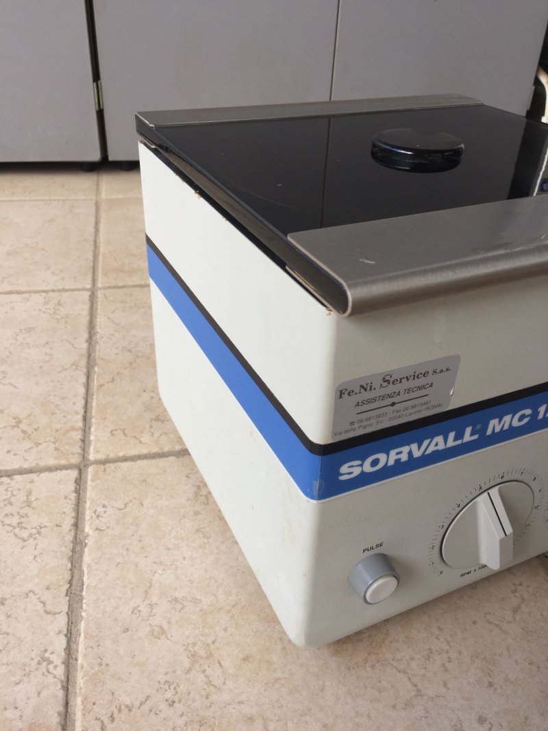 MICROCENTRIFUGA DA BANCO – SORVALL MC 12V