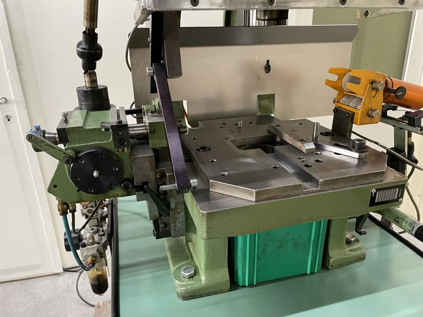 EXZENTER-PRESSE “BEUTLER” D8-200 - 6