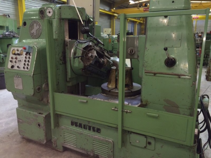Gear Hobbing Machine – PFAUTER P630