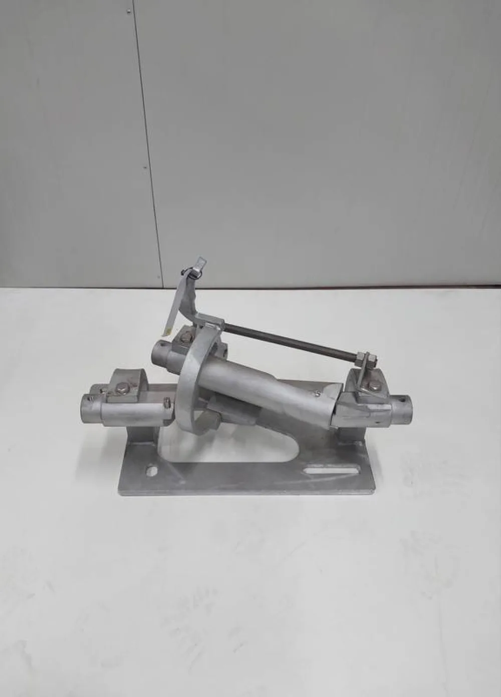 Switch left outside 25°-90°. Tubehight 15 cm.