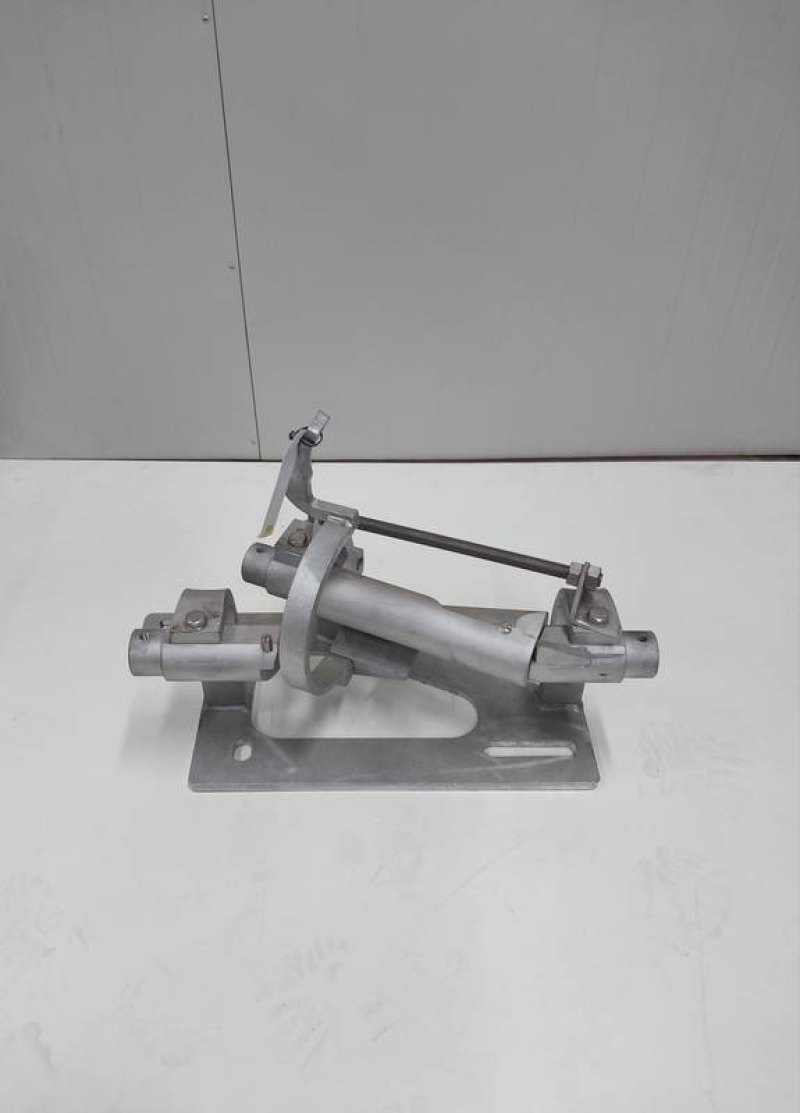 Switch left outside 25°-90°. Tubehight 15 cm.