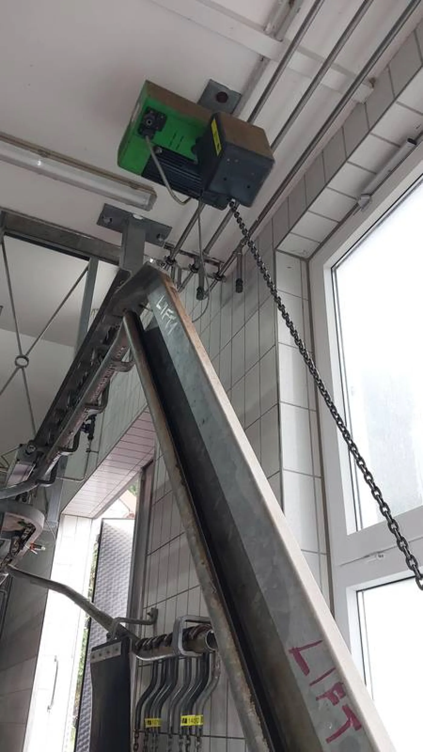 Bleeding elevator (lift) - 1