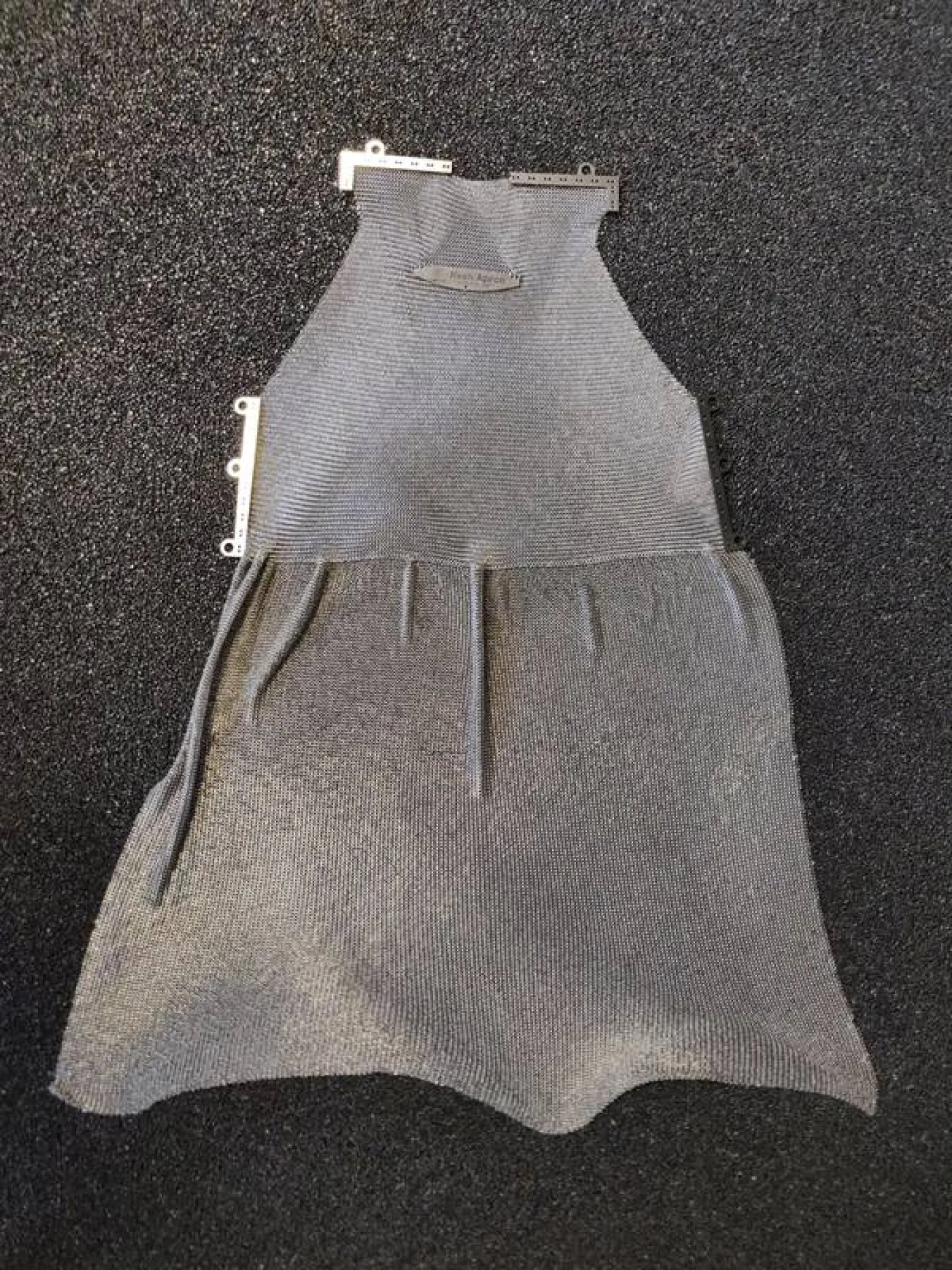 Stainless steel safety apron - 1