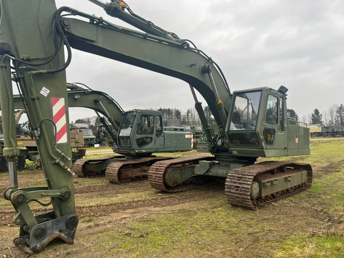 JCB JS 240 - kraan / rupsgraafmachine - 1