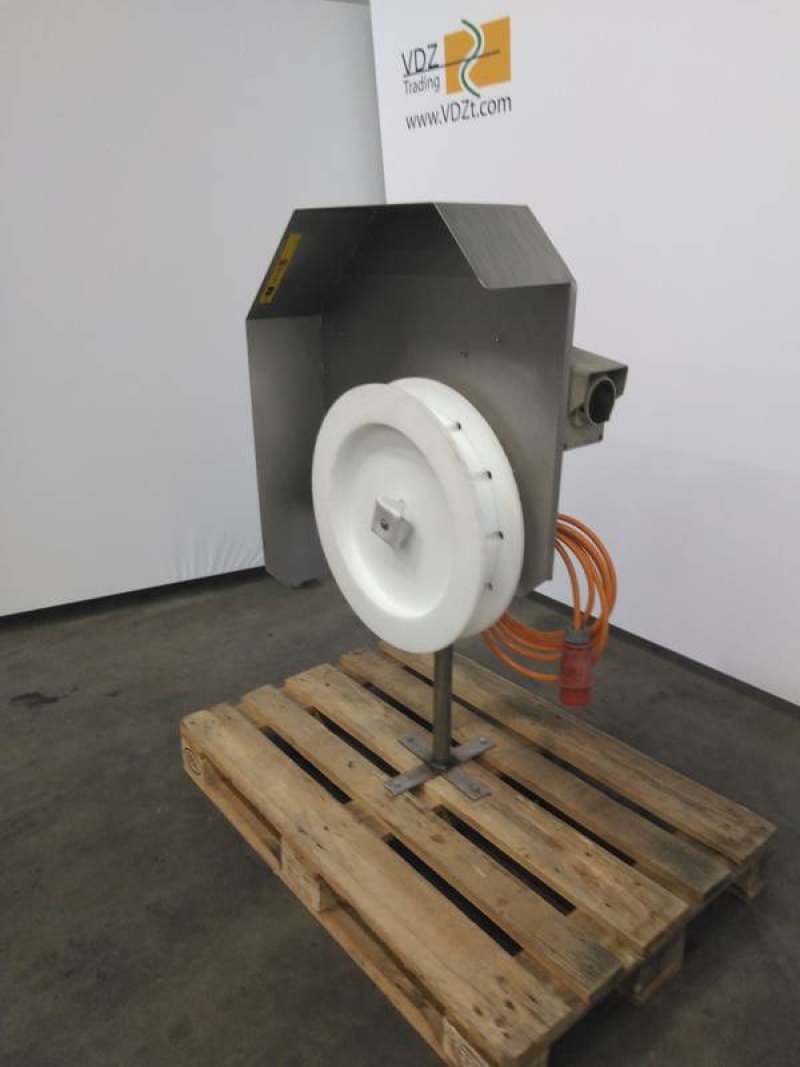 Intestine and casing puller