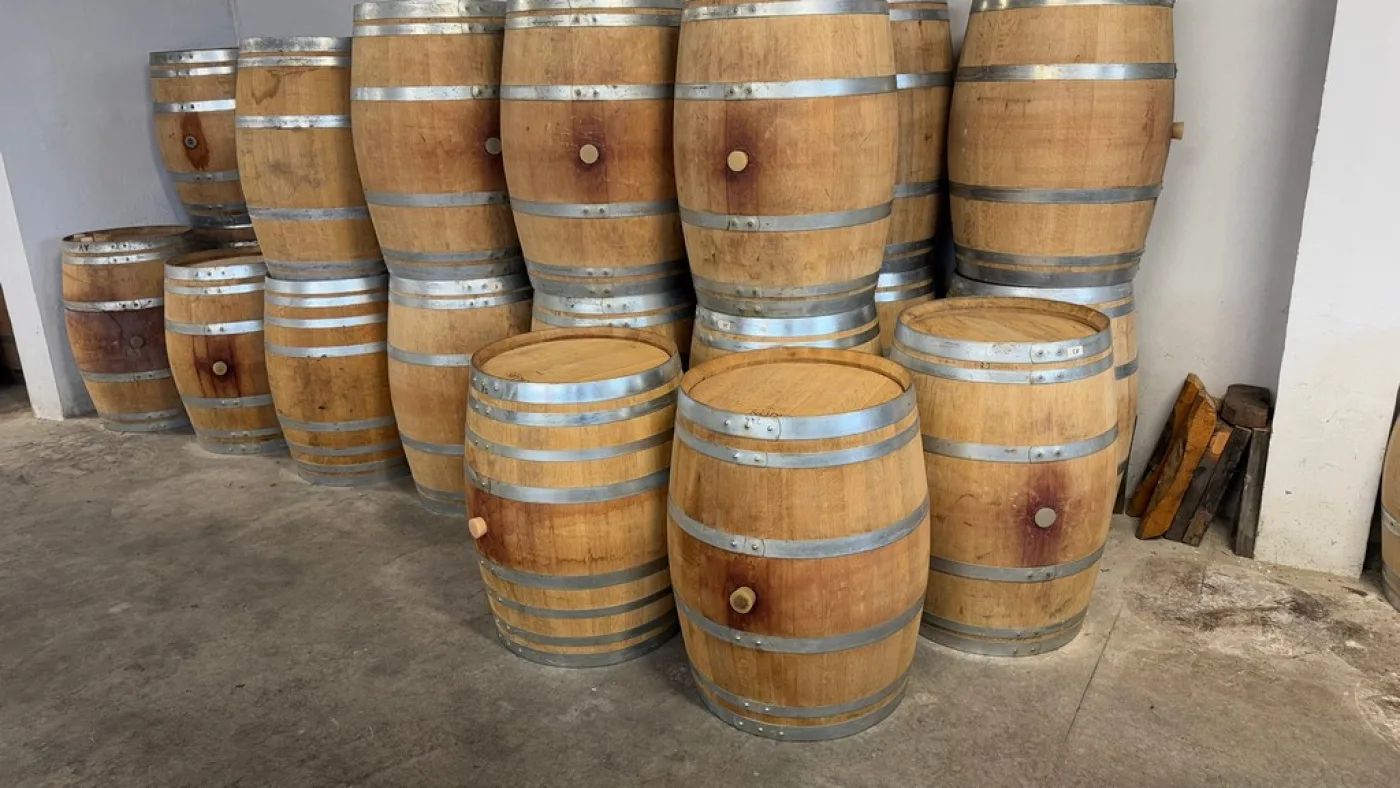 BARRELS IN OAK WOOD CAPACITY LITERS 225/228 OF THIRD-USE USED FOR RED WINE SECOND-HAND EQUIPMENT - 5