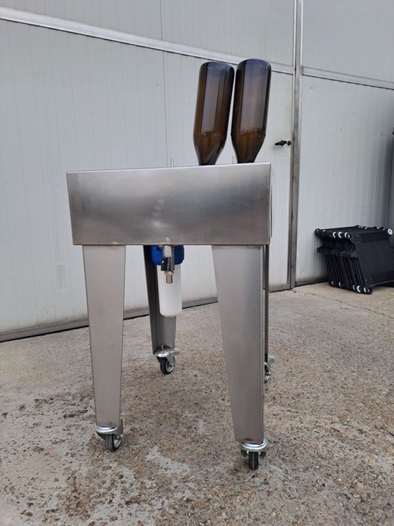 STAINLESS STEEL SEMIAUTOMATIC RINSING MACHINE, “MOD MF” WITH 2 WATER RINSING NOZZLES, SECOND HAND MACHINE