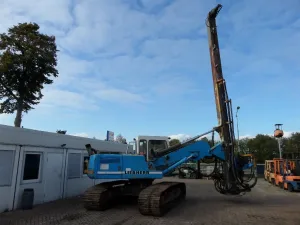 Liebherr R 902