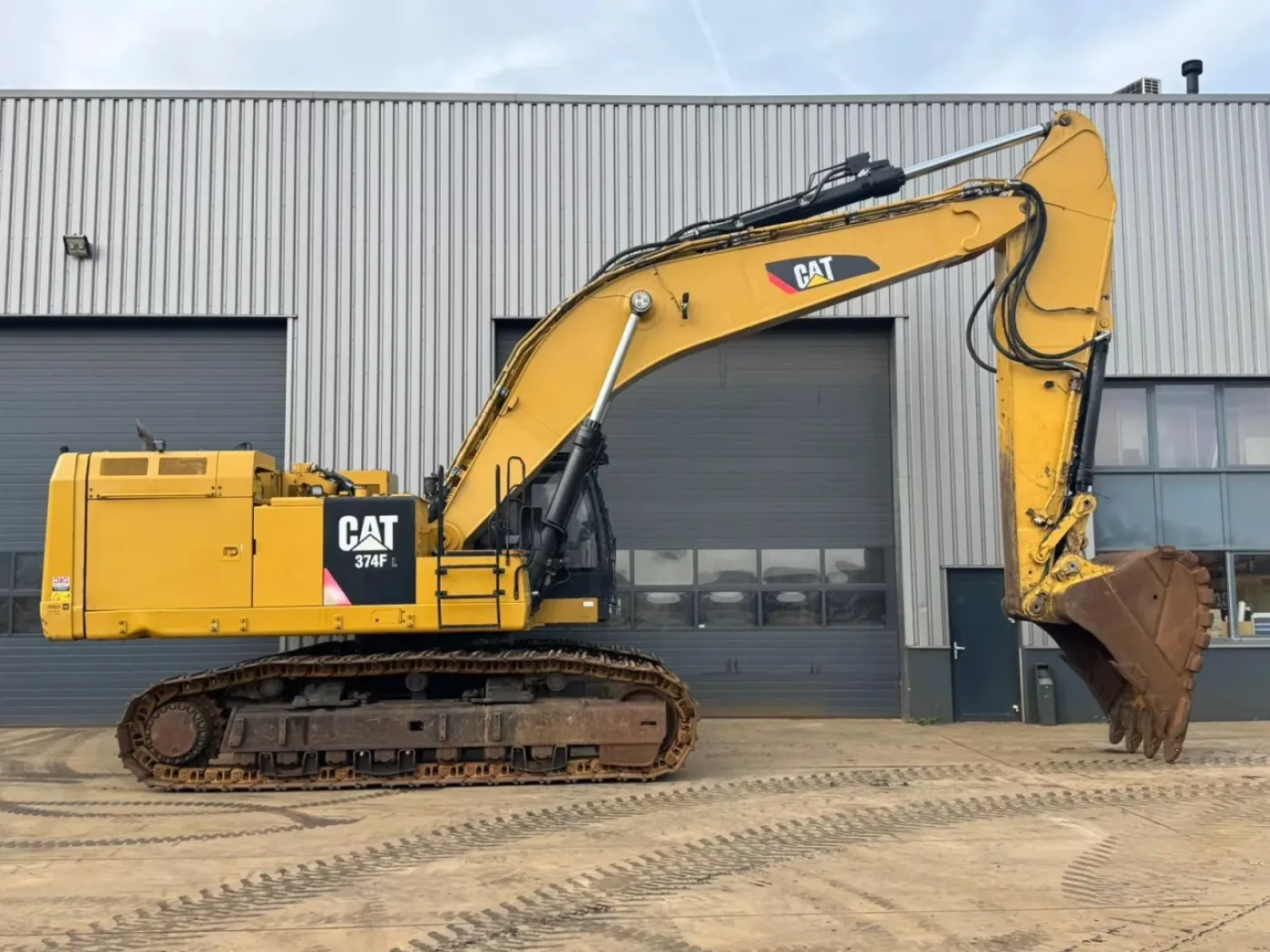Caterpillar 374FL New Track Chains - 5