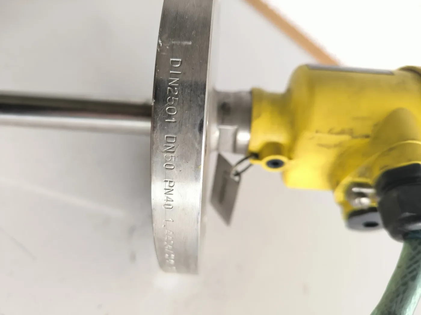 VIBRATING LEVEL SWITCH WITH EXTENSION TUBE FOR LIQUIDS VEGASWING 63 ATEX - 4