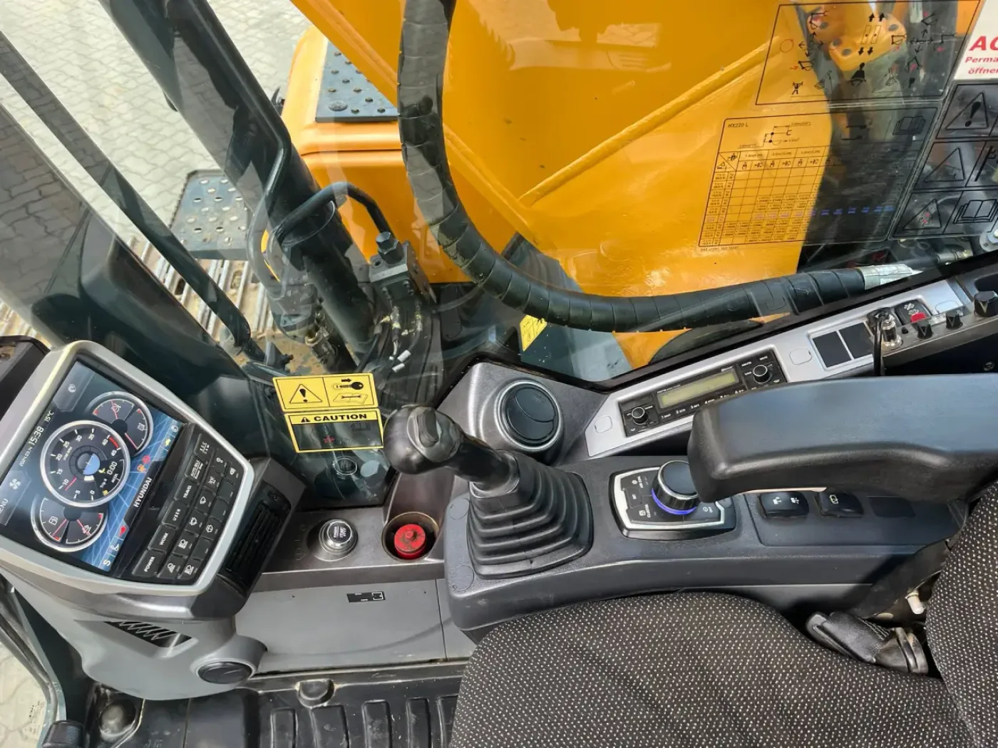Hyundai - HX 220 L - 6