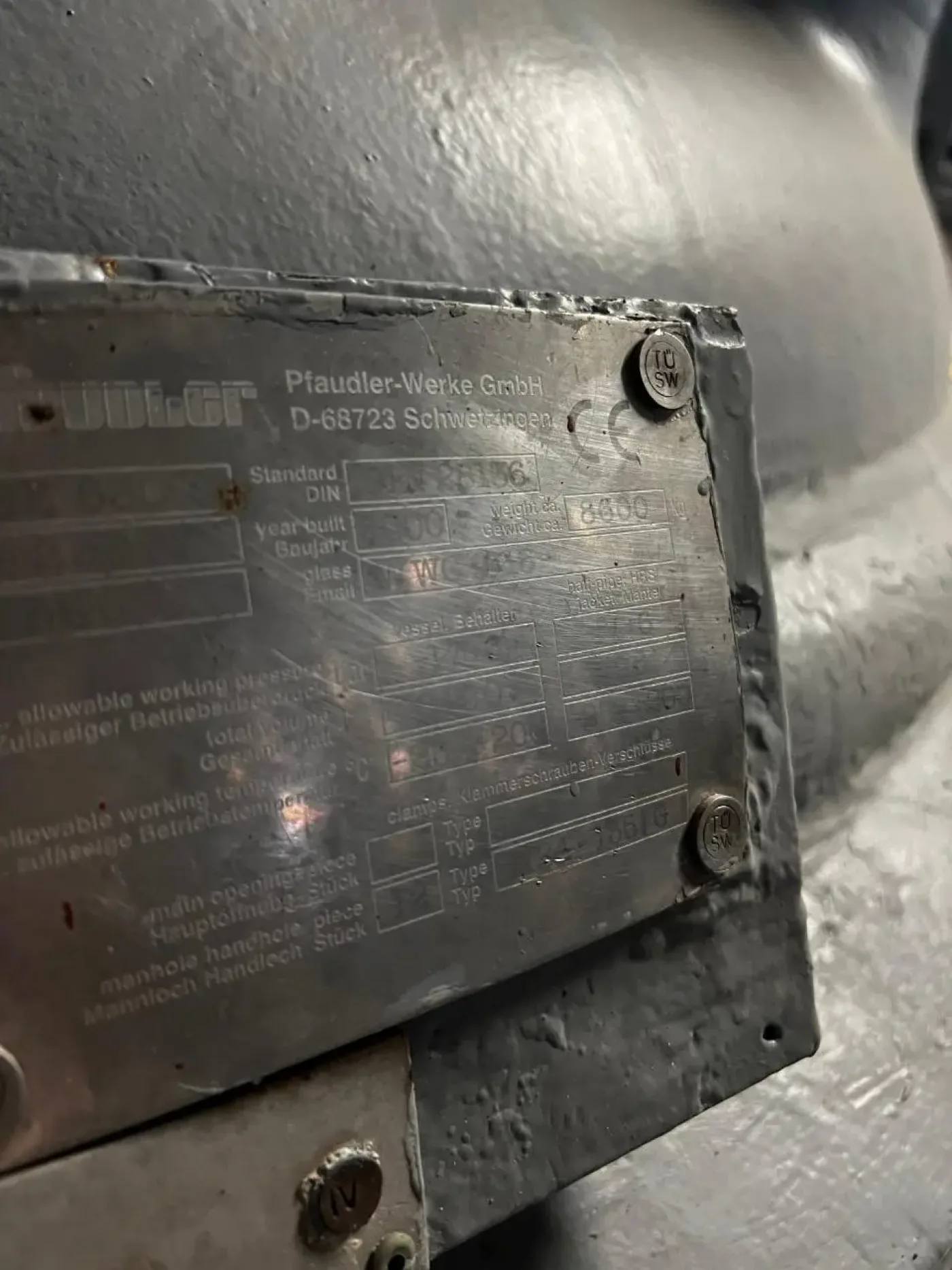 USED PFAUDLER ENAMEL REACTOR BE6300 - 1