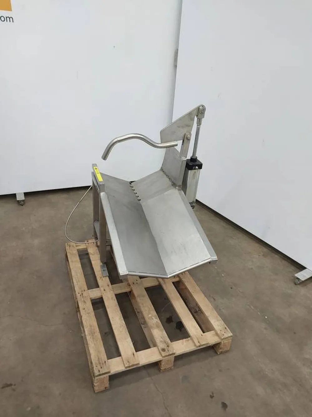 Slaughtering table for sheep | Halal Use