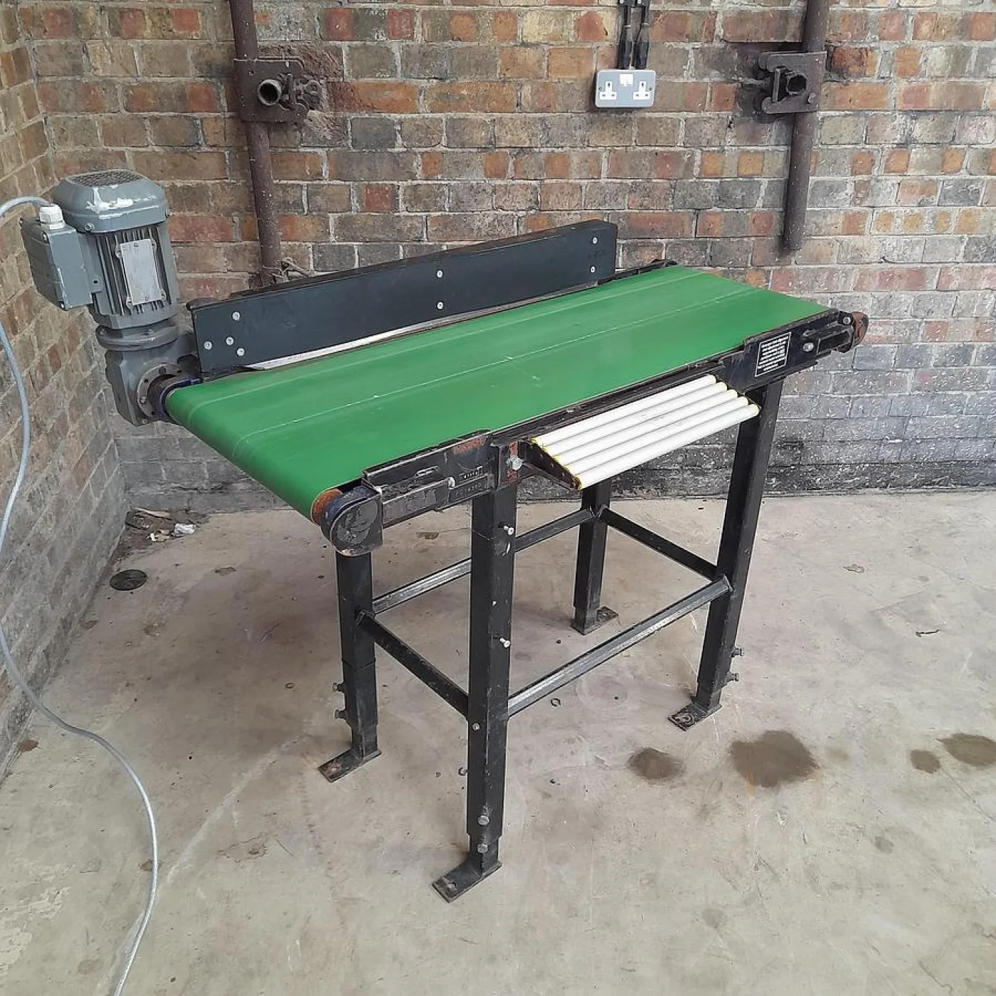 W J Murray Engineering Ltd Straight Conveyor - 2