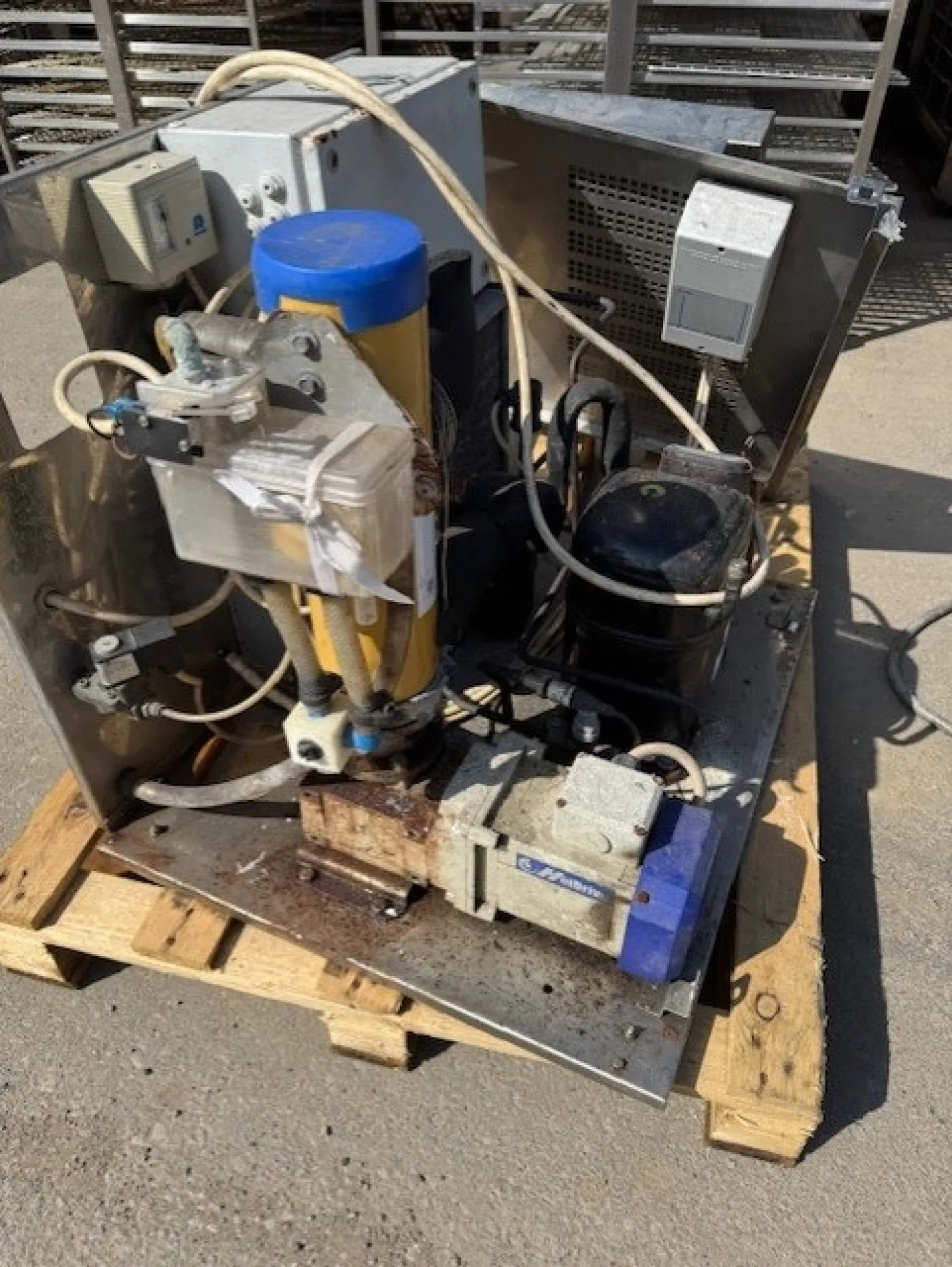 Ziegra ZBE 350 Ice Machine - 1