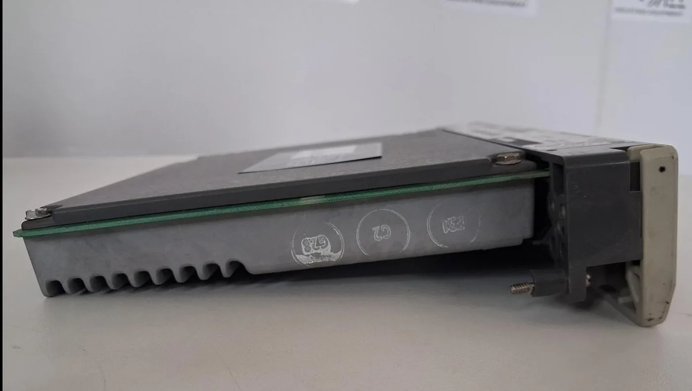 Modicon AS-B809-016 115 VAC Output Module - 6