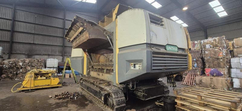 2021 Untha XR 3000 Single-shaft Tracked Shredder