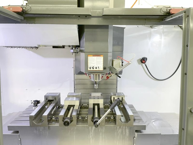 022056 - HAAS VF-4 SS