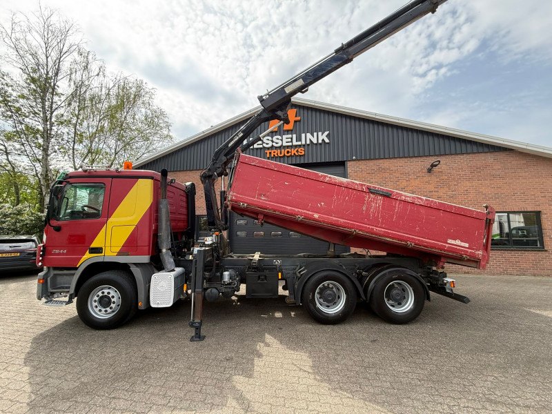 Mercedes-Benz 2644 L 6X4 3 Side Tipper + MKG Crane/Crane