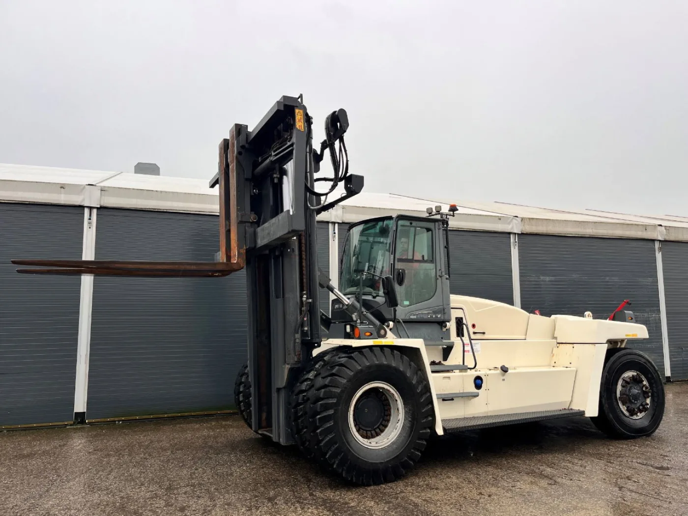 Kalmar DCG330-12LB - 1
