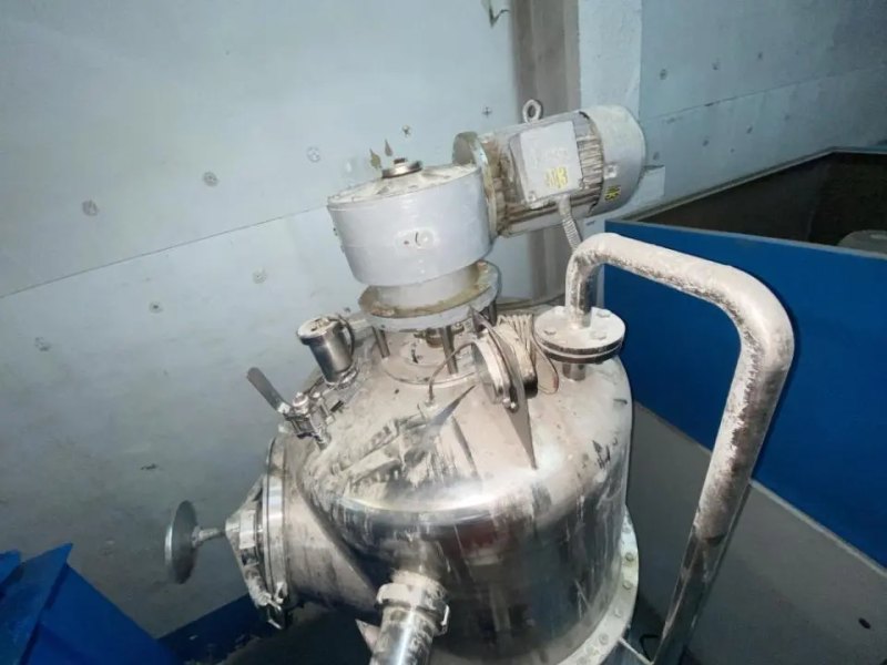 STAINLESS STEEL REACTOR 500 LITERS WITH AGITATION AND USED SHELL