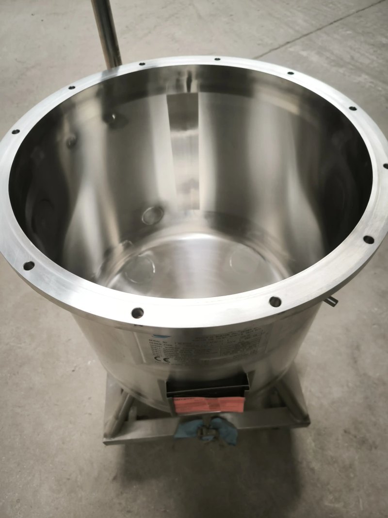 USED STAINLESS STEEL TANK 160 LITERS