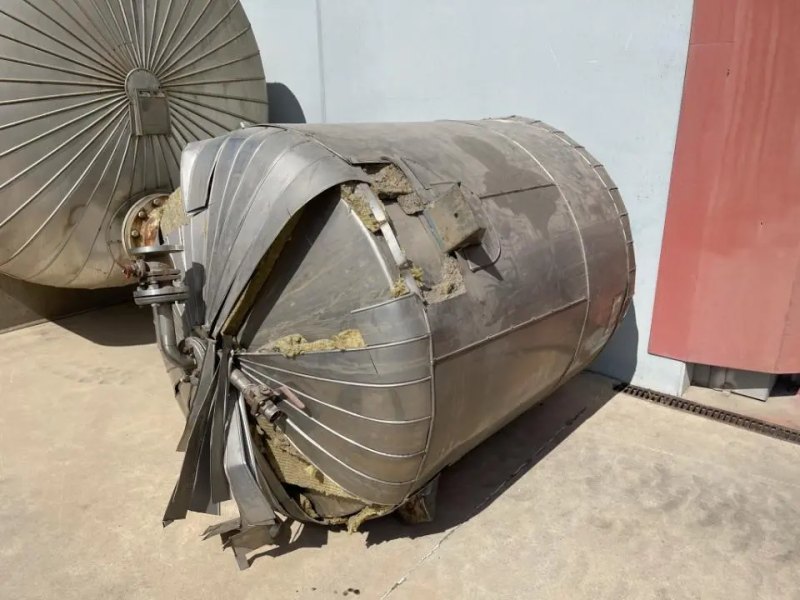 USED STAINLESS STEEL TANK 3000 LITERS