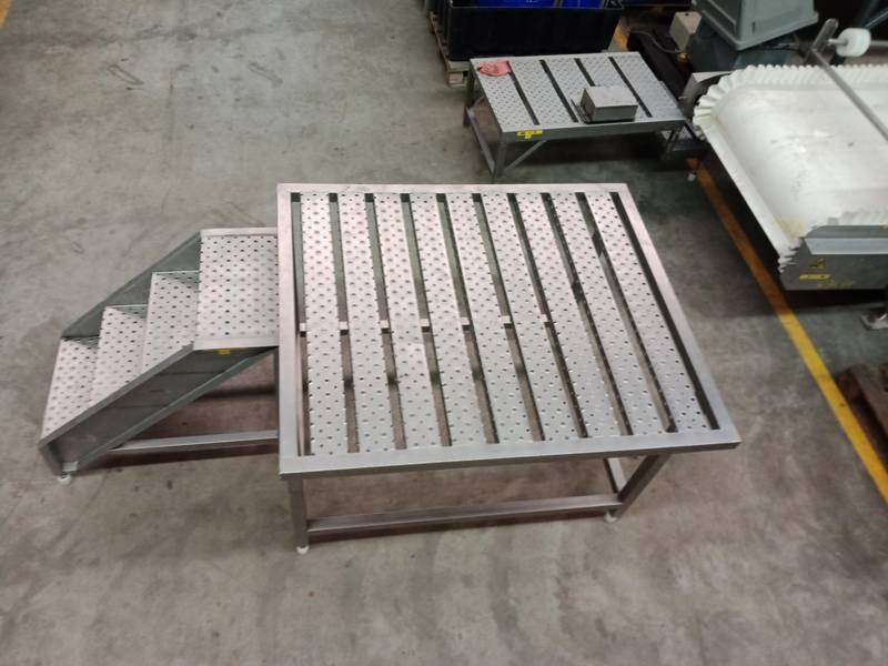 Platform stainless with stairs
