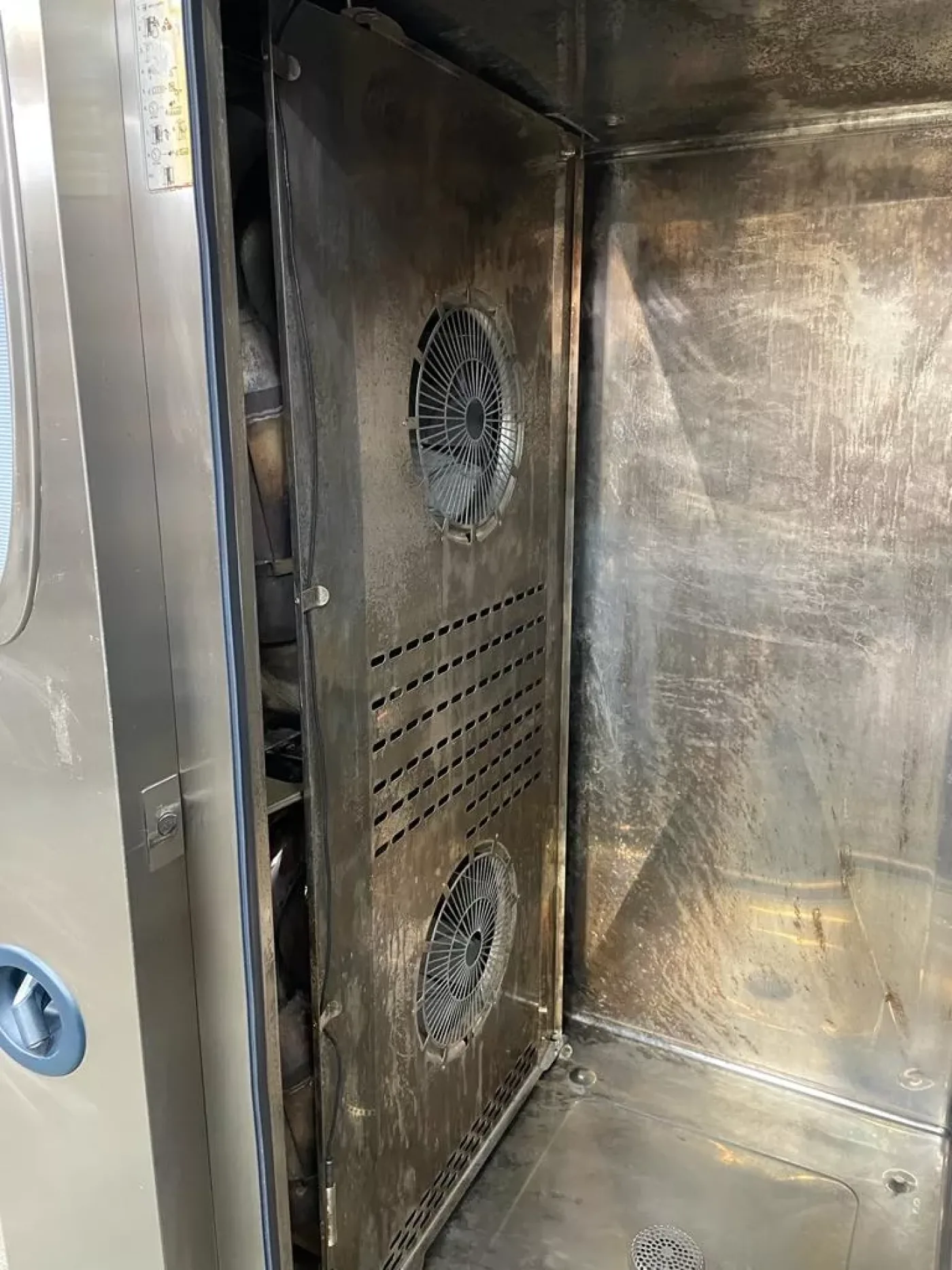 Rational CombiMaster (CM), 20-2/1/G (40-Grid Gas Combi Oven) - islandcatering - 8